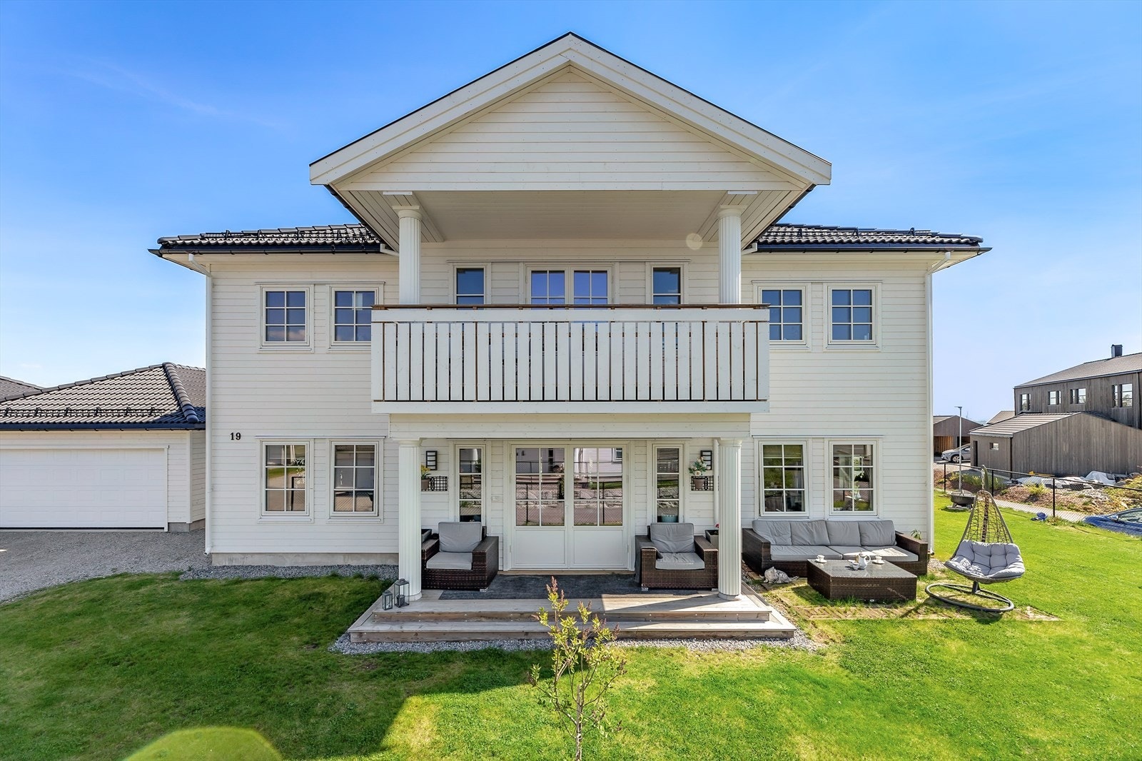 Velkommen til Feviksvingen 19, presentert av Sahel Saraj v/EiendomsMegler 1! Galleribilde