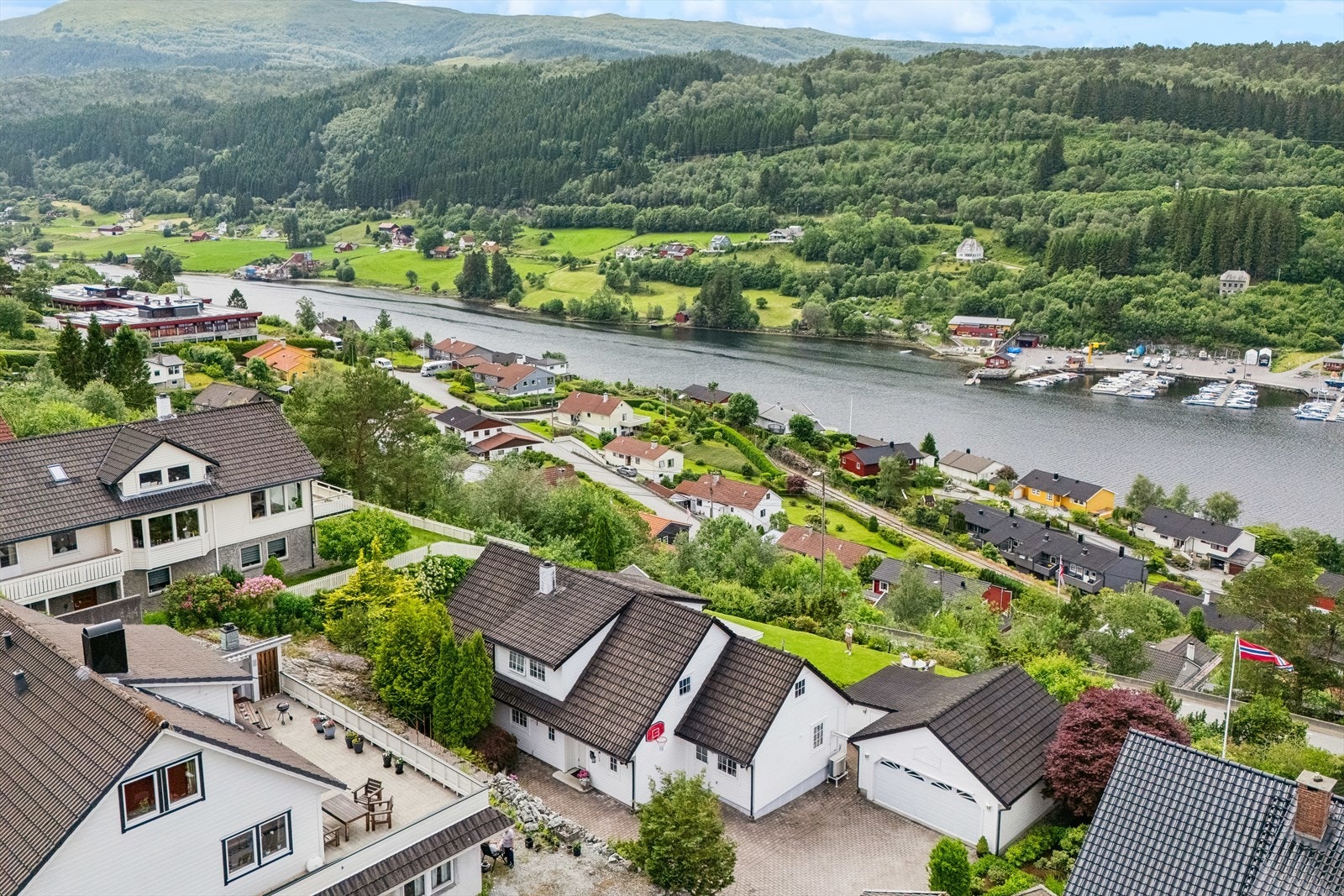 Barnevennlig og meget rolig beliggenhet - Skole like ved - Sol hele dagen! Galleribilde