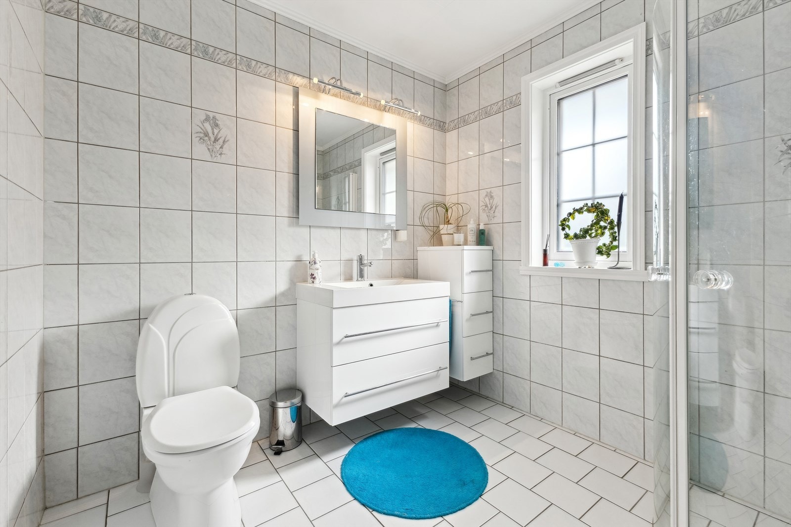 Helflist baderom/wc med gulvvarme Galleribilde