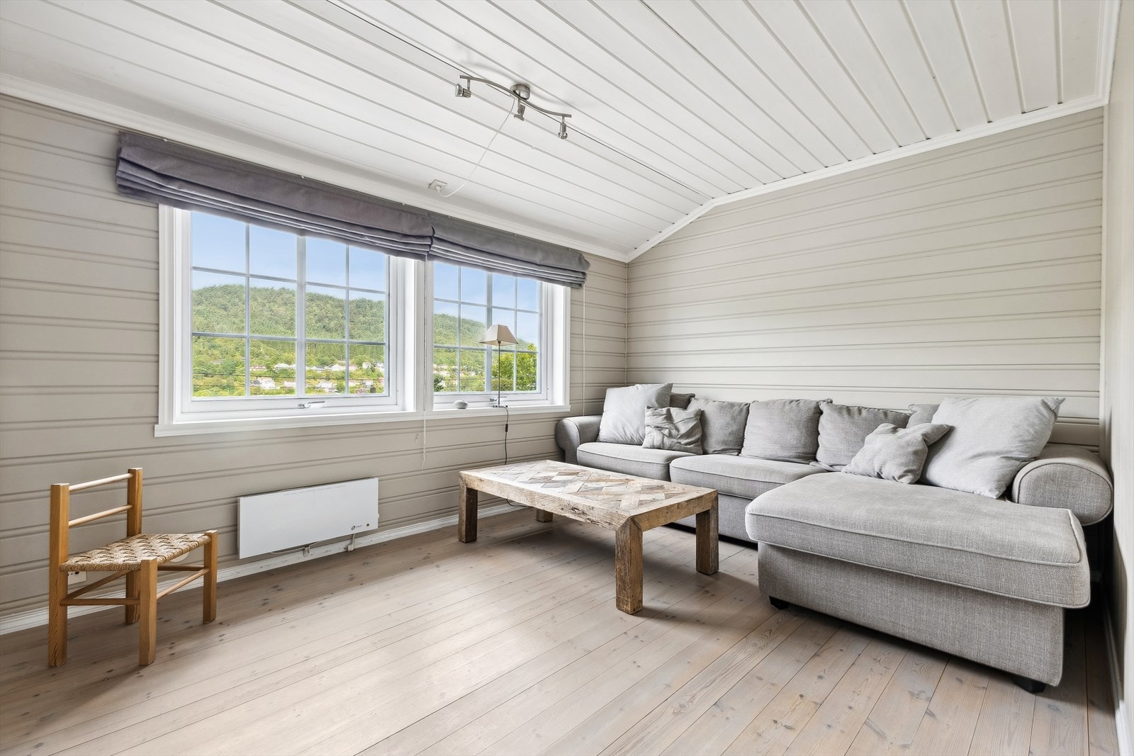 Loftstue med utsikt Galleribilde