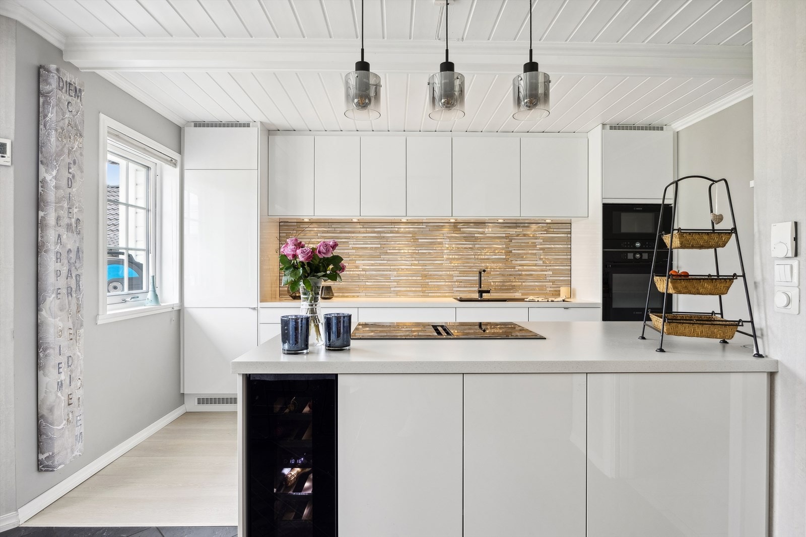 Herlig kjøkken med gulvvarme Galleribilde