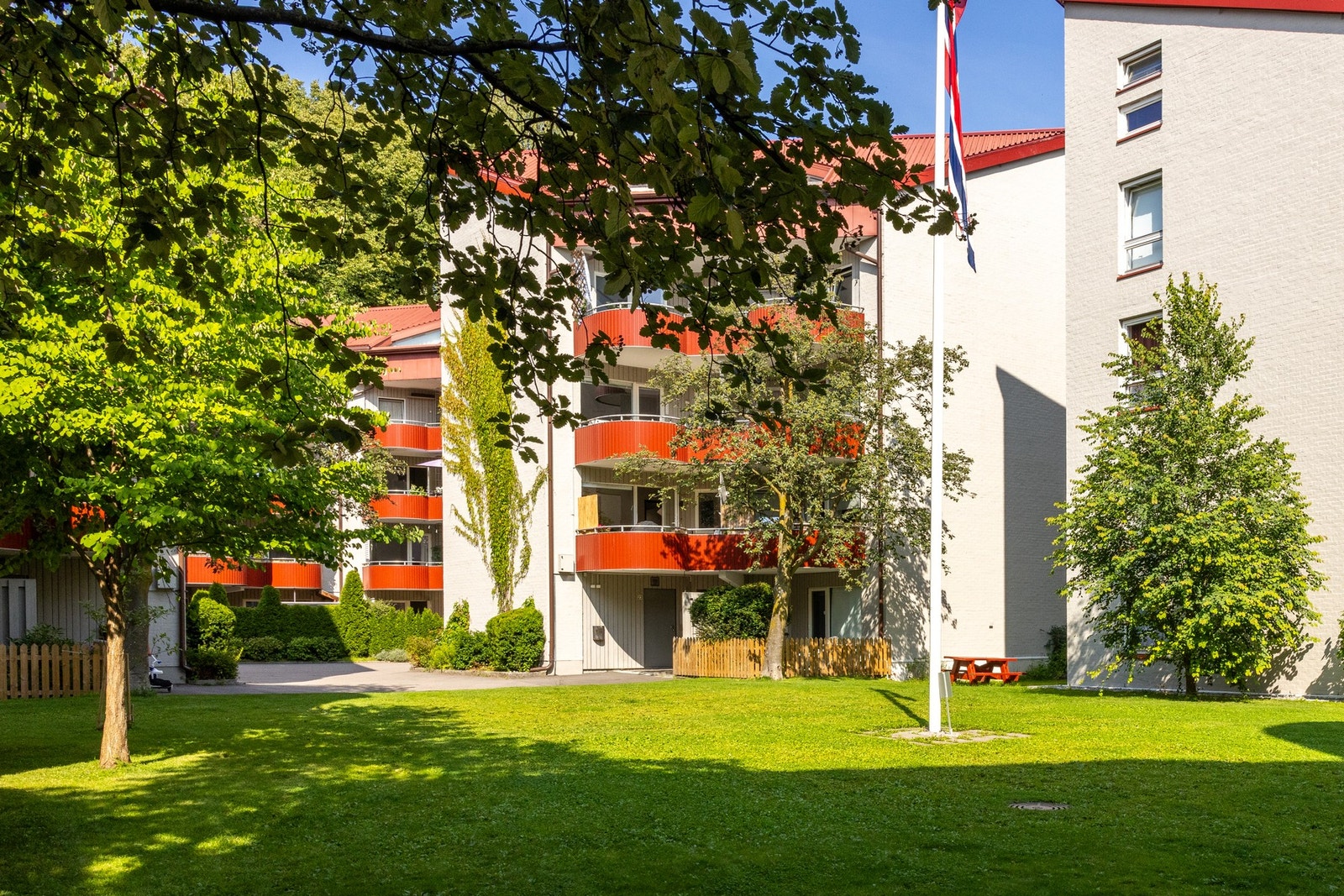 Leiligheten har en meget attraktiv beliggenhet i et populært og veldrevet borettslag. Galleribilde