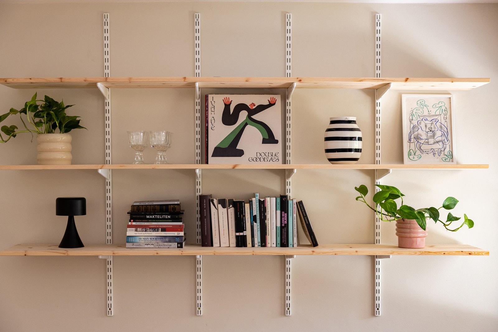 Varmtvann og TV/internett er inkludert i felleskostnadene. Galleribilde