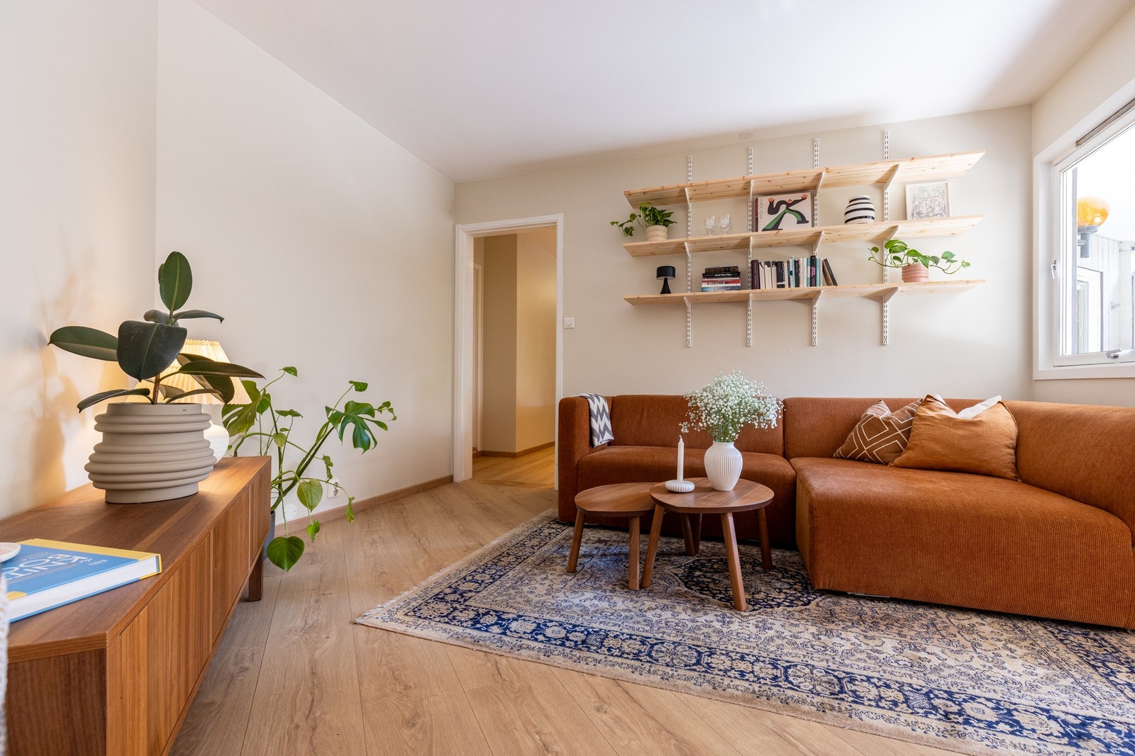 Laminat fra 2023 i alle rom (med unntak av hovedsoverom). Galleribilde