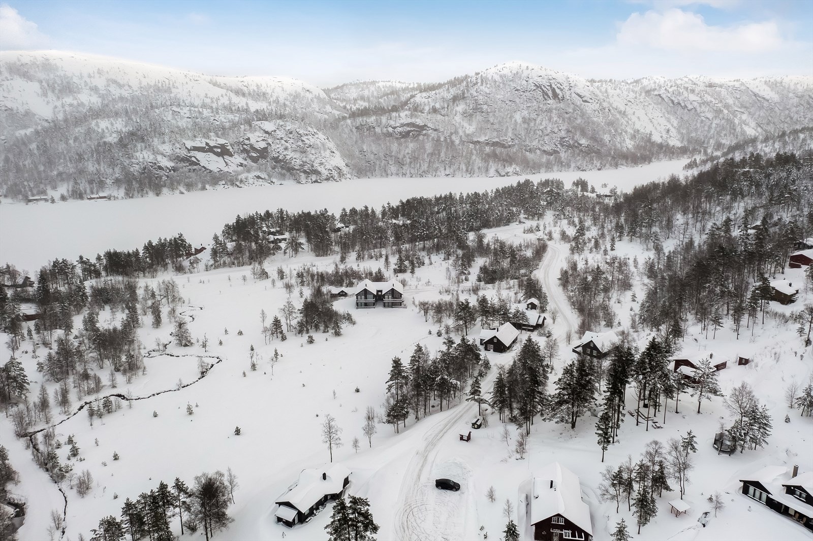 Nærhet til badevann og mange flotte turmuligheter. Galleribilde