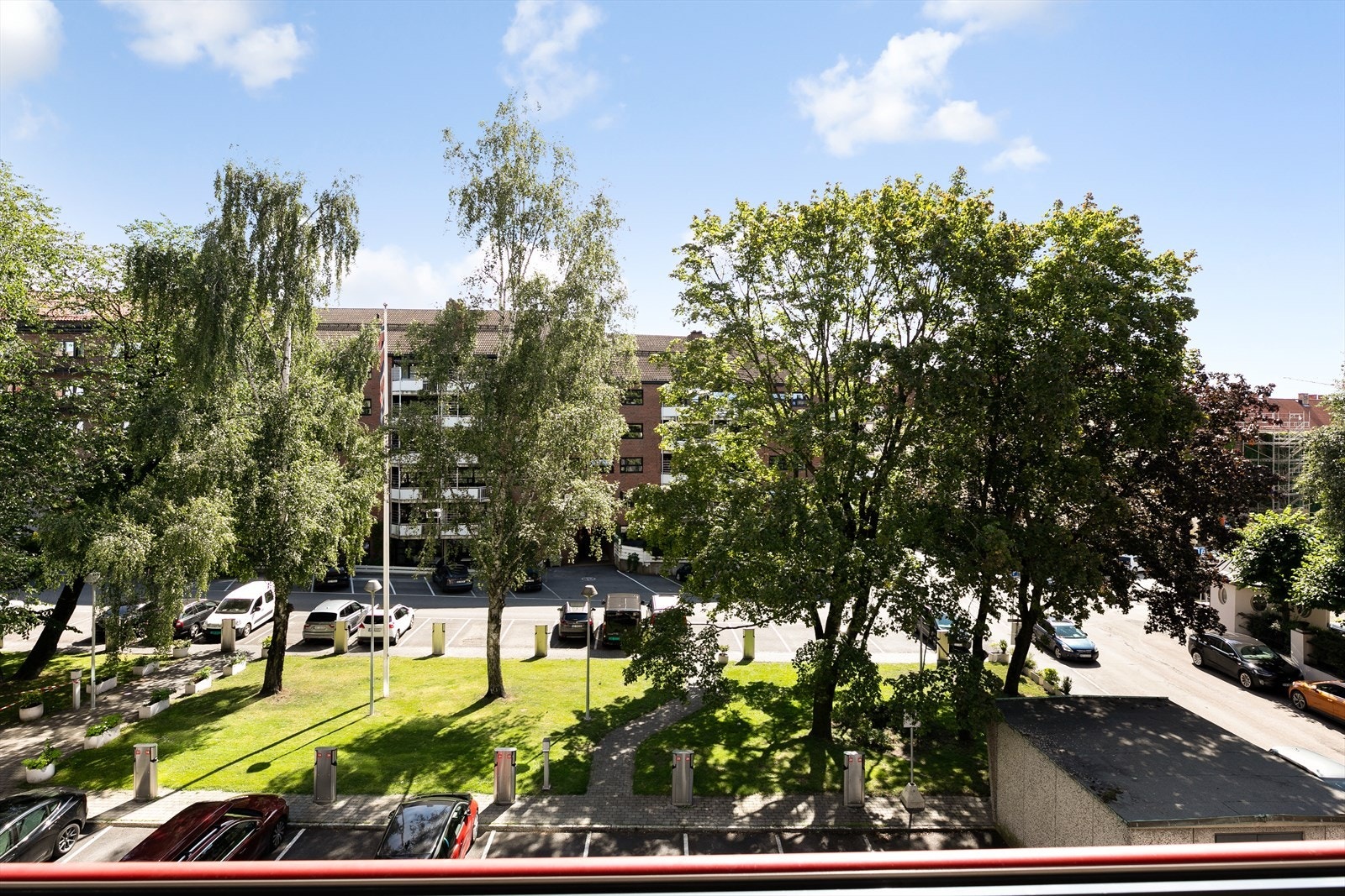 Med fantastiske solforhold og masse plass, ligger alt til rette for at de varme dagene kan nytes her ute. Galleribilde