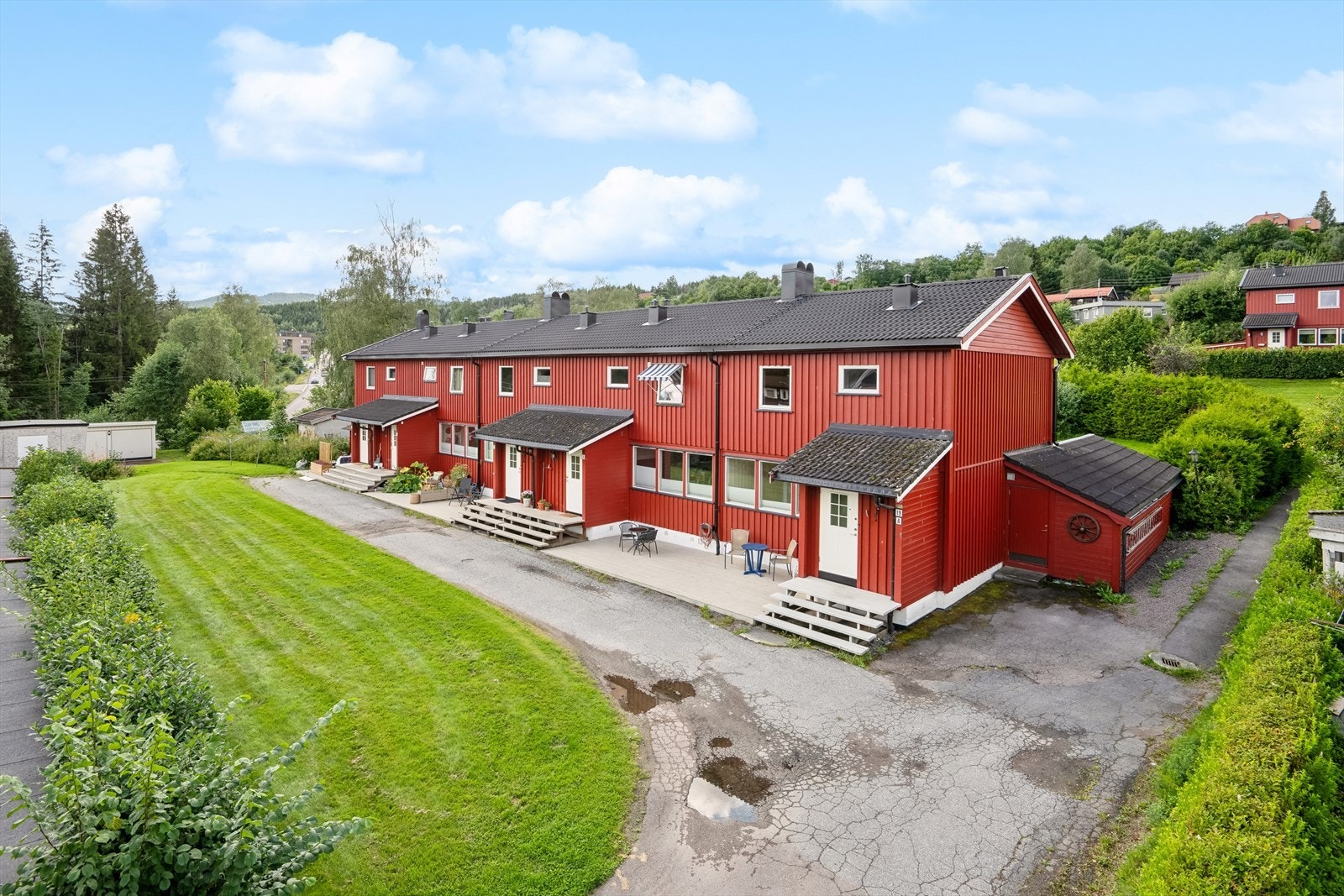 Boligen tilhører AL Bjertnes Borettslag som består av 90 boliger. Galleribilde