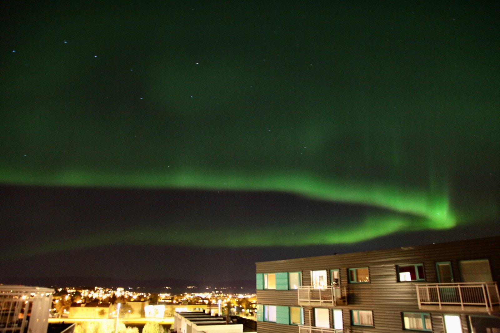 Selgers bilde av nordlyset fra leiligheten. Galleribilde