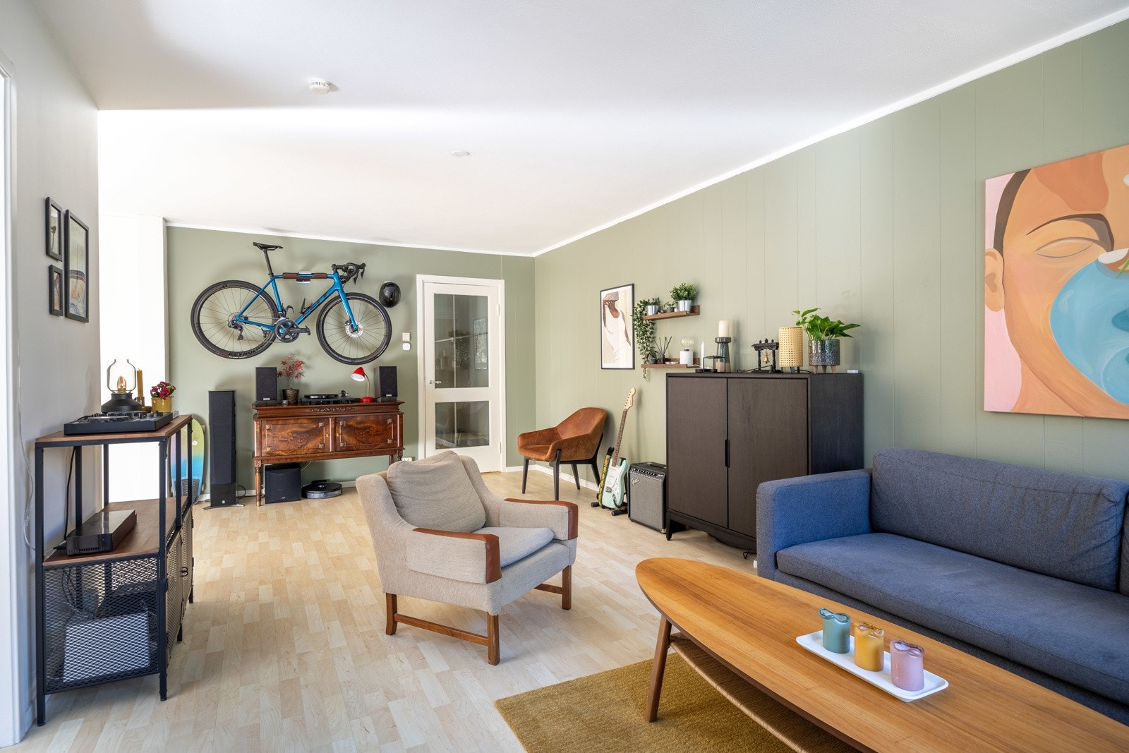 Oppvarming, varmtvann og fibernett er inkludert i felleskostnadene. Galleribilde