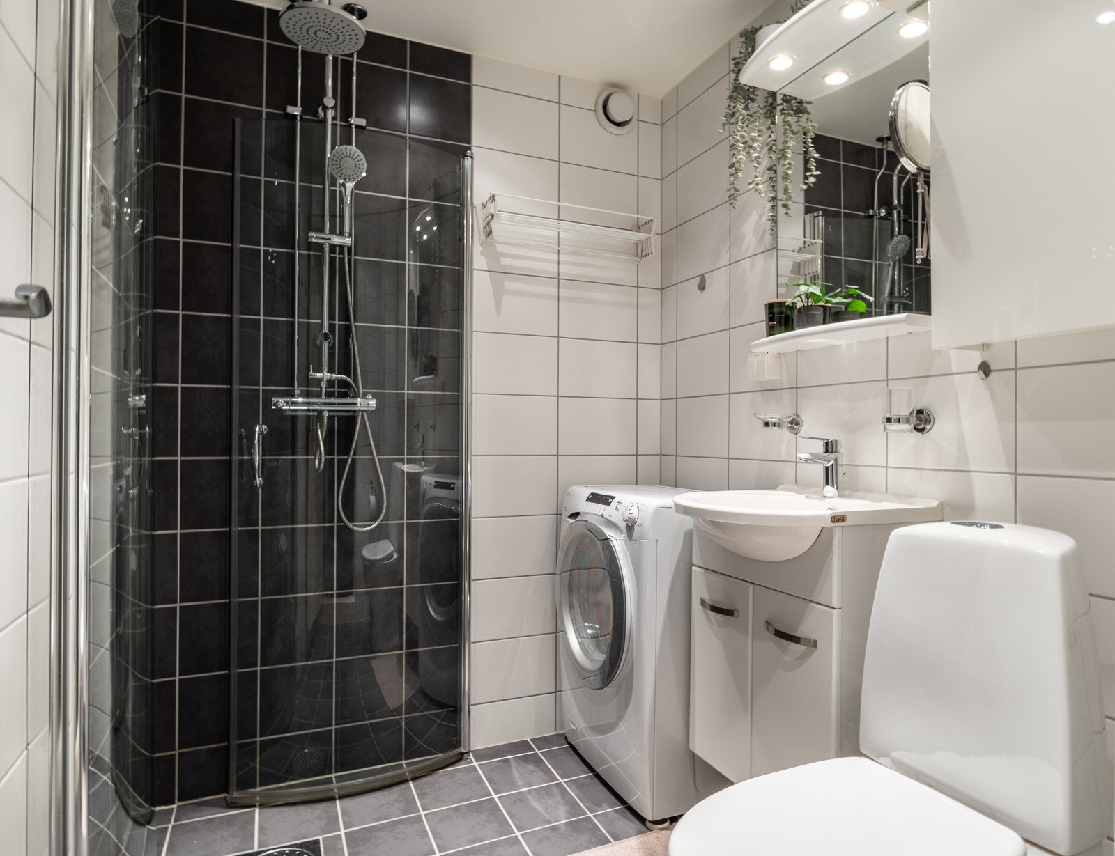 Baderom fra 2009, i regi av borettslaget. Galleribilde