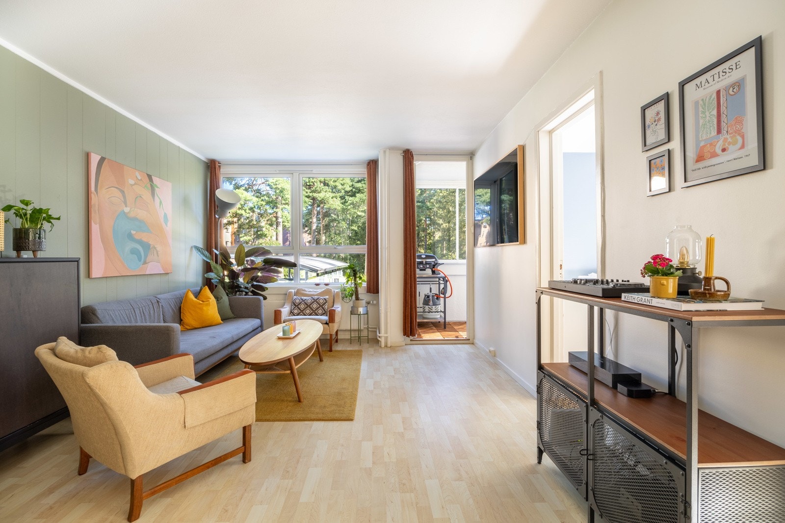 Vetlandsveien 66 presenteres av EIE eiendomsmegling ved Alexander Birkeland. Galleribilde