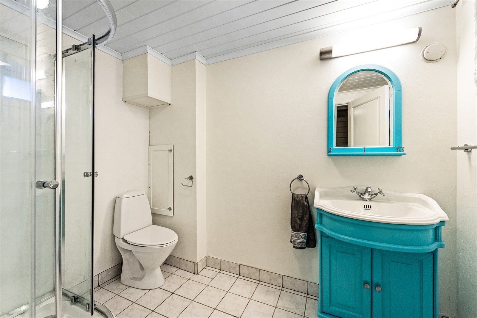Kjellerrom benyttet som bad i kjeller. Galleribilde