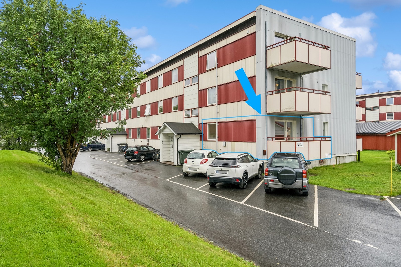 Her har du kort vei til dagligvarebutikker og Kippermoen. Utvendig fellesparkering. Galleribilde