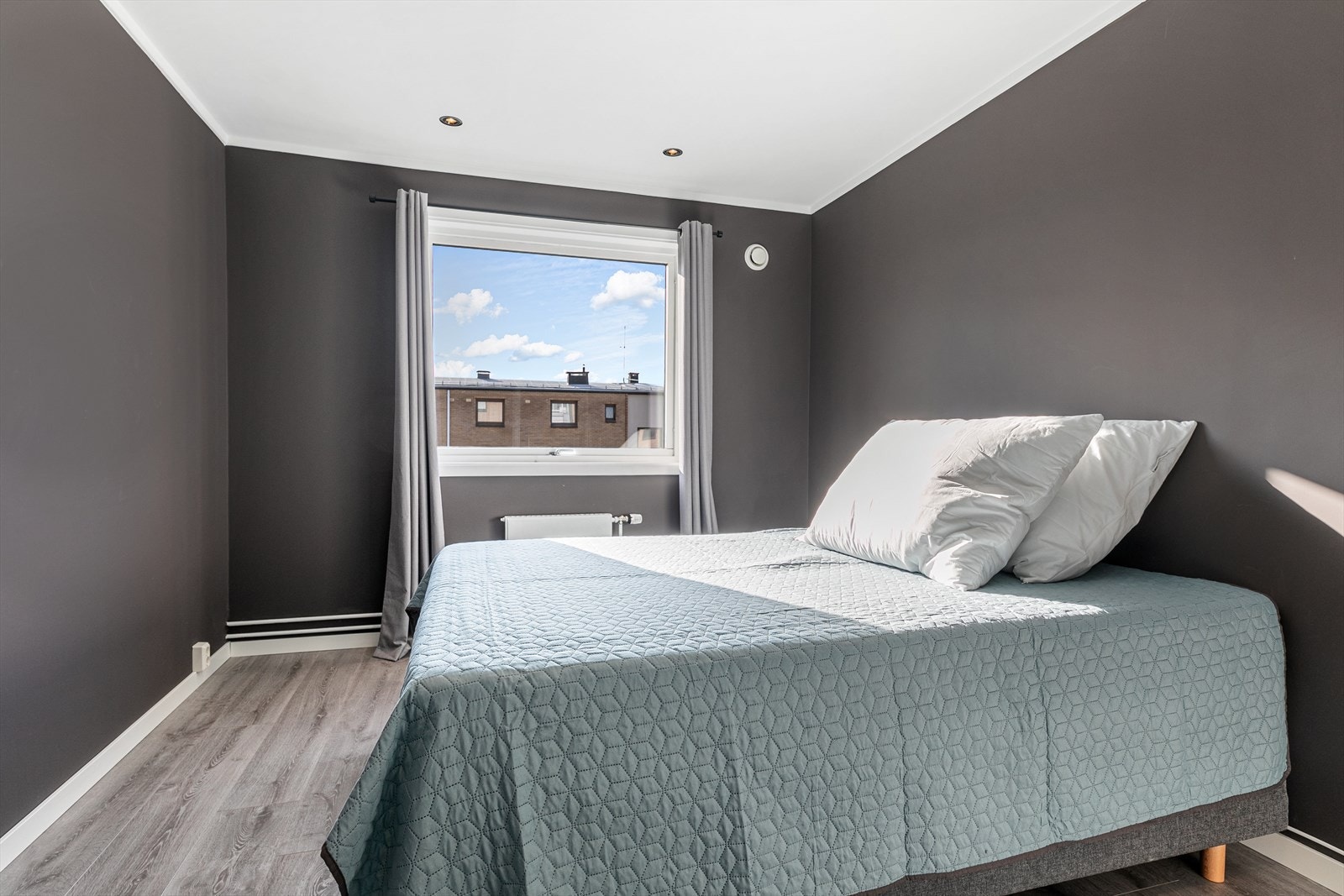 Meget romslig soverom Galleribilde