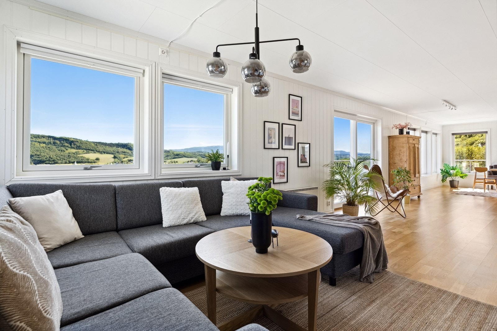 Vinduene gjør det ekstra lyst og luftig. Galleribilde