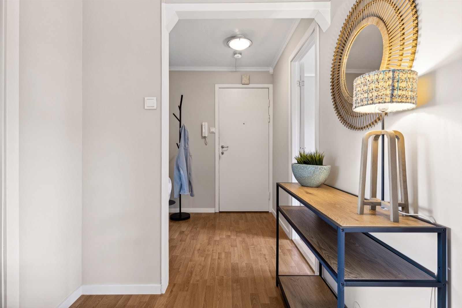 Entré/ gang med plass til sko og yttertøy. Galleribilde