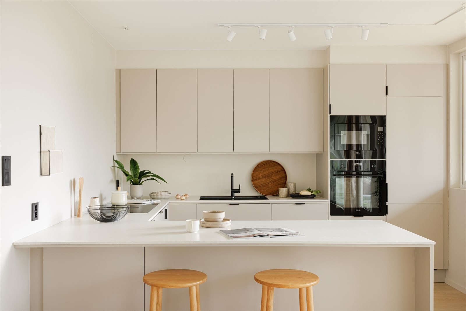 Kjøkkeninnredning og kvalitetshvitevarer fra AEG, nytt i 2024 Galleribilde