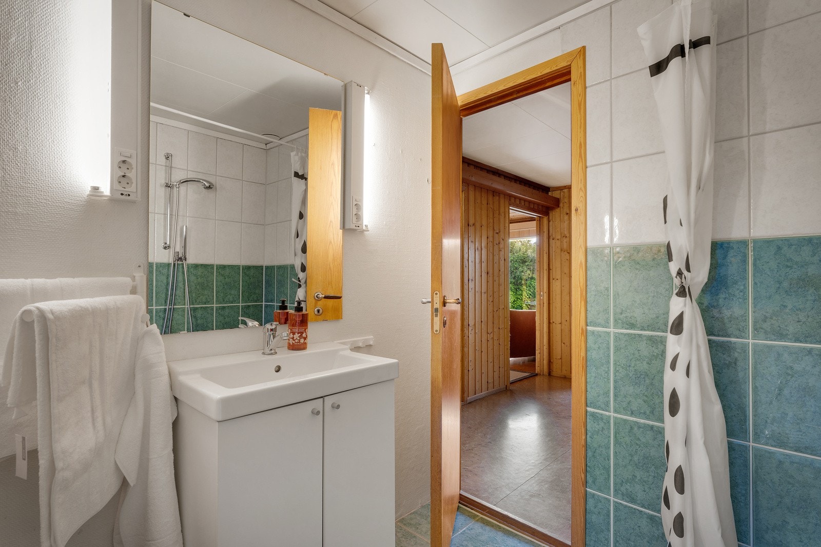Bad med wc-rom på til sammen 5,3 kvm. Galleribilde