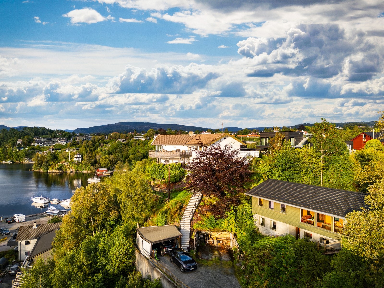 Vestvendt beliggenhet med utsikt over Nordåsvannet. Galleribilde