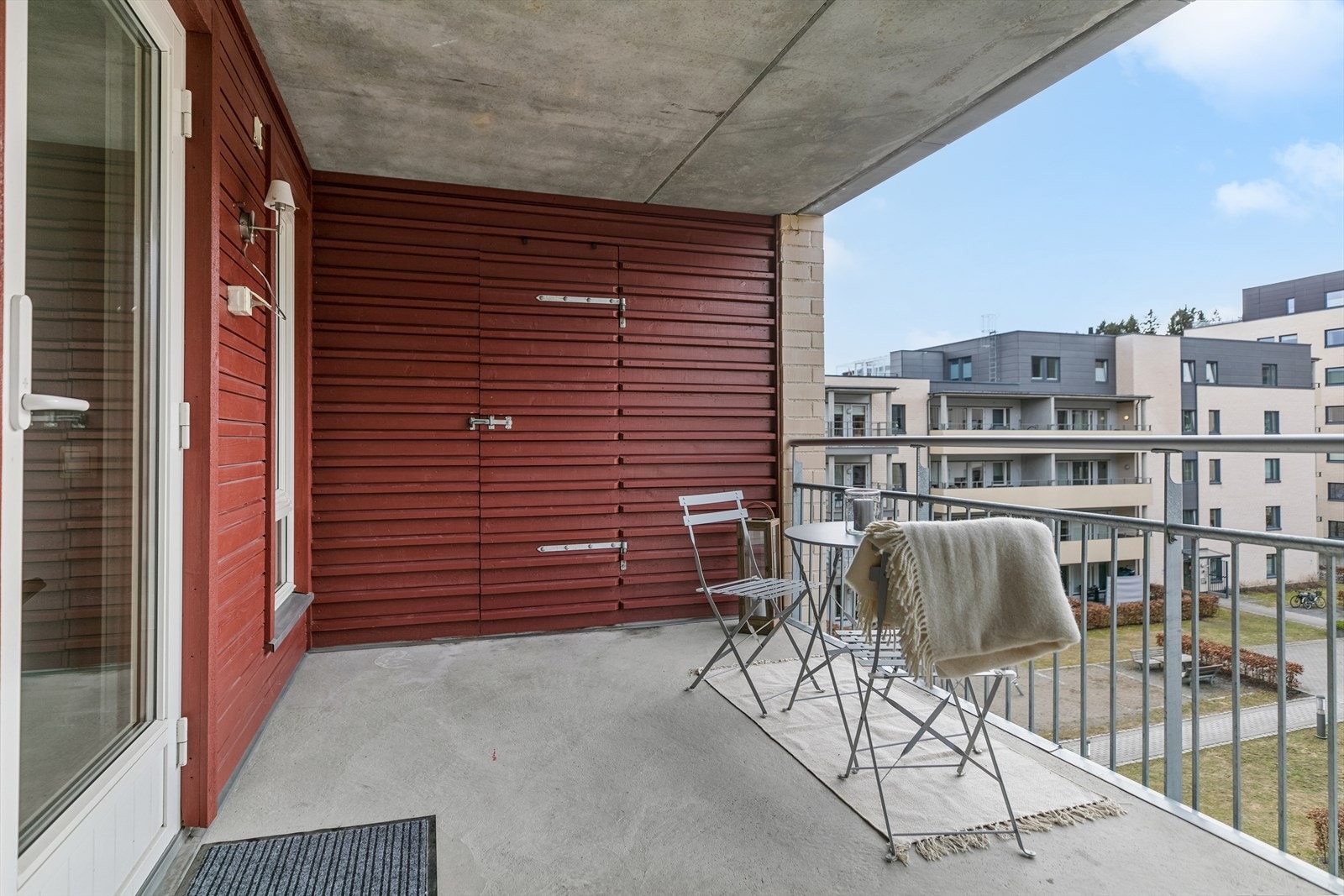 Det er inngang til bod på 3 kvm fra balkongen. Galleribilde