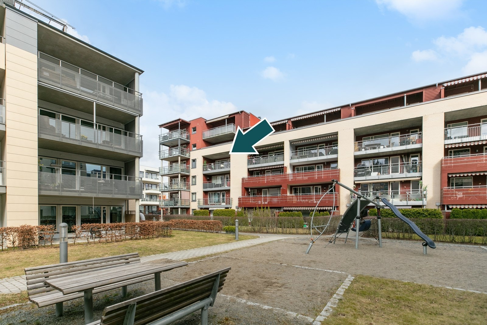 Flotte og parkmessige fellesarealer mellom blokkene i området. Galleribilde