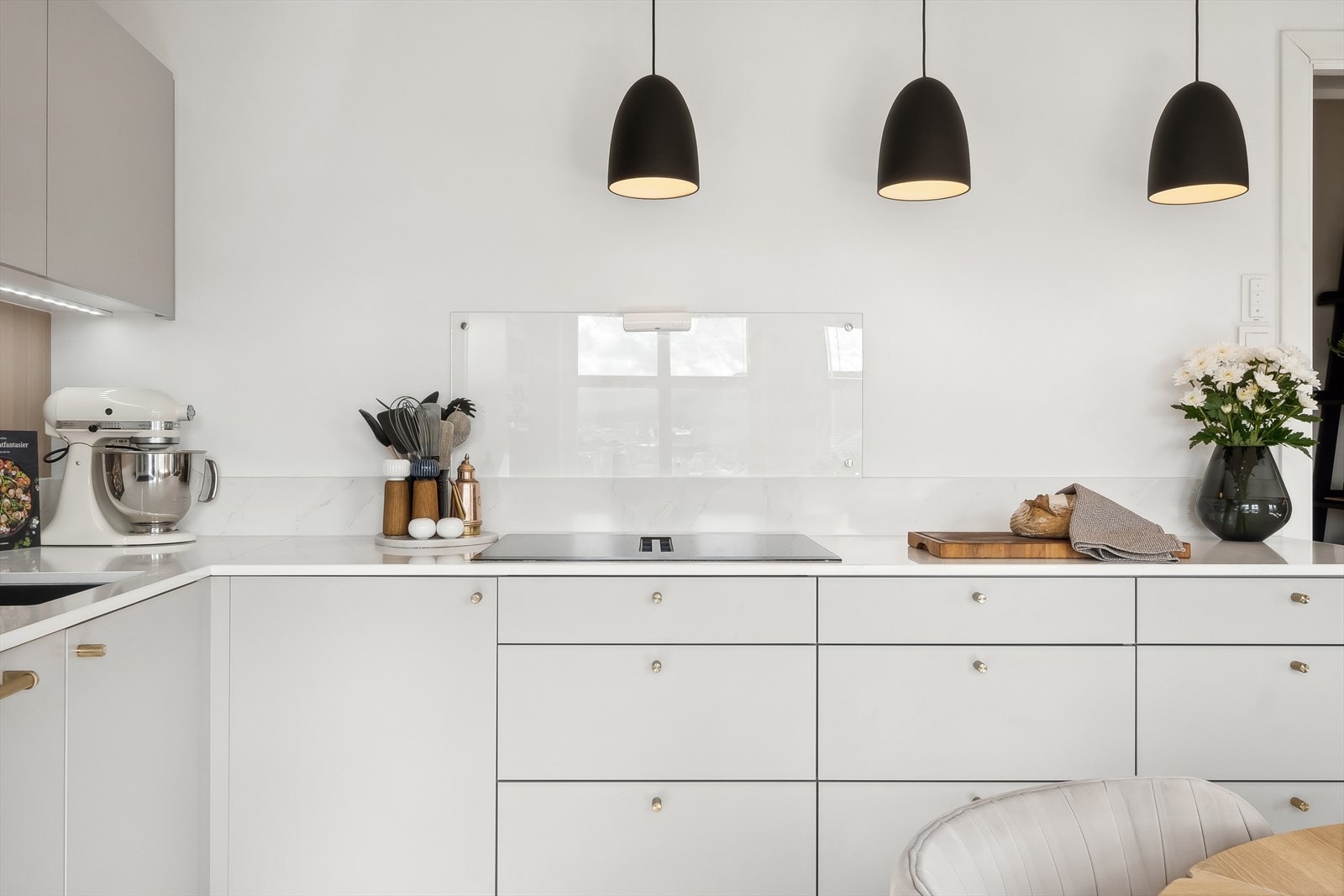 Tidsriktig og moderne kjøkken. Galleribilde