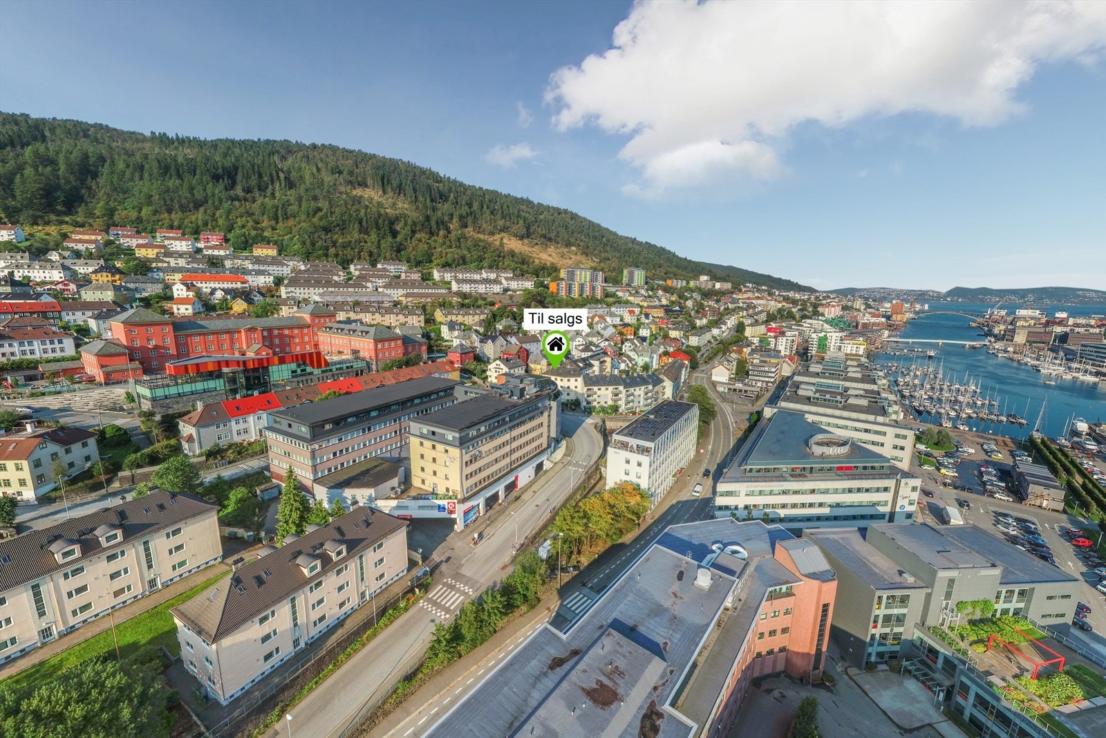 Bilde fra Himladronen. Kort vei til bybane, buss, skoler, butikk, sjø m.m. Galleribilde