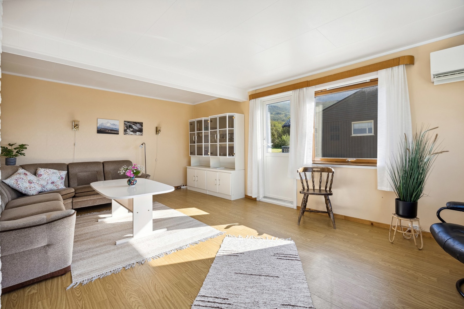 Med utgang til terrasse Galleribilde