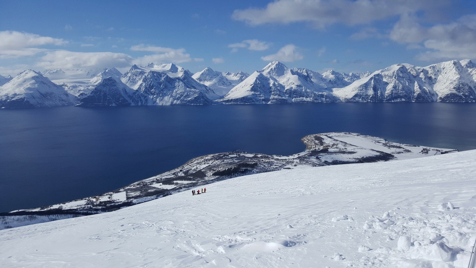 Vinterbilde (fra selger) fra topptur til Storhaugen som du kan gå direkte fra huset. "Ski in - Ski out" Galleribilde