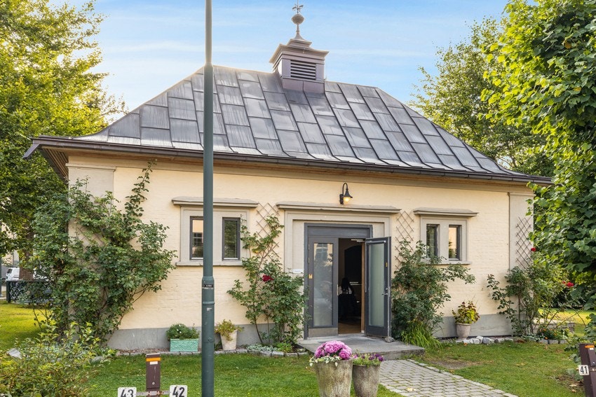 Borettslaget har en trafo som er omgjort til festlokale med overnattingsmulighet som beboerne kan leie til en billig penge. Galleribilde