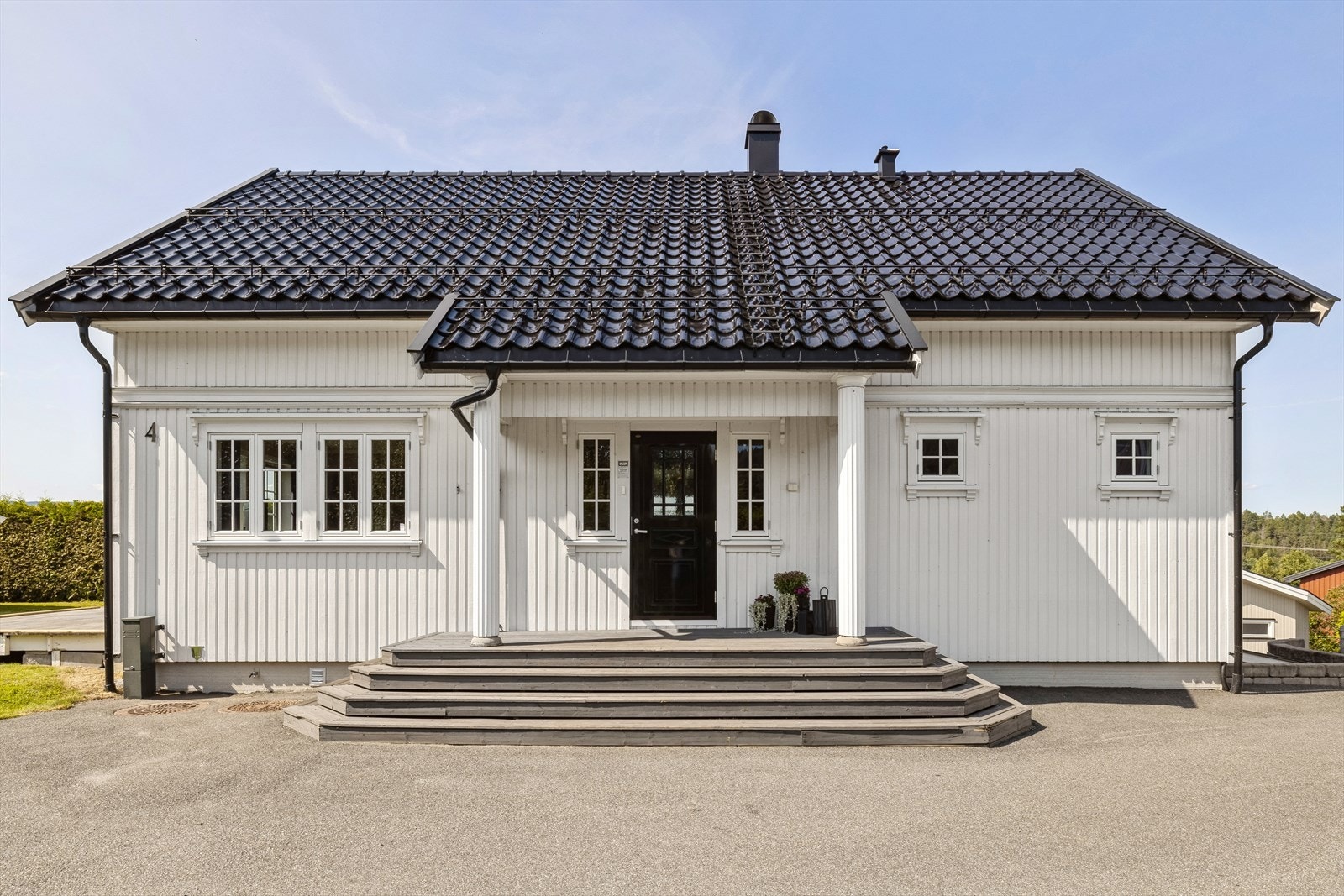 Inngangsparti. Galleribilde