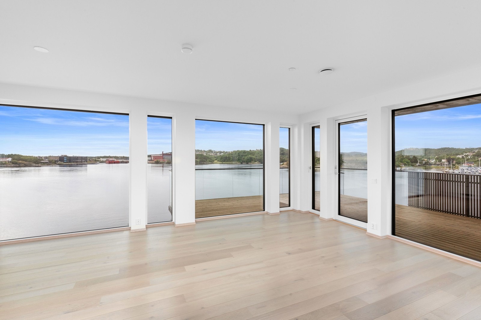 Sørmegleren ved Kristian Lossius har gleden av å ønske deg velkommen til Lumber Brygge 40! (Se leilighet i 5. etasje for innredet stue/kjøkken). Galleribilde