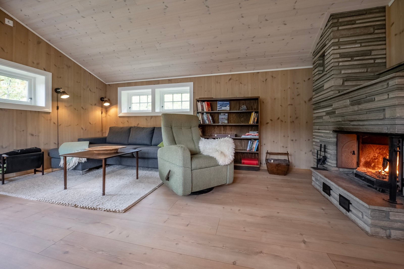 Flott og skjermet fritidsbolig med utsikt over Skarvatnet. Galleribilde