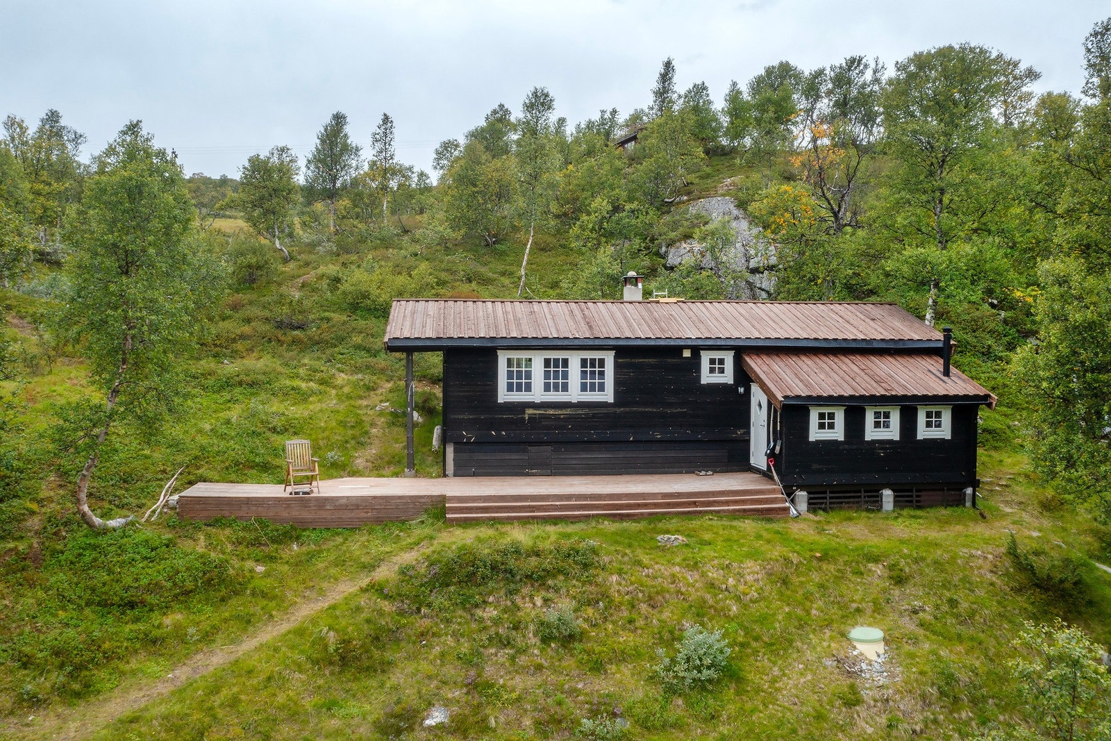 Eiendommen ligger ca. 18 minutter i bil fra Oppdal sentrum. Galleribilde
