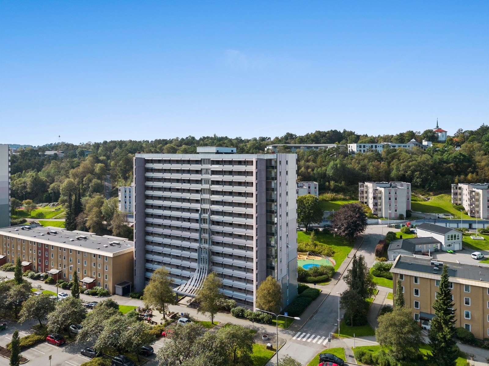 Leiligheten ligger i Lyderhorn borettslag, et veldrevet borettslag med fantastiske fellesarealer til glede for beboerne - Galleribilde