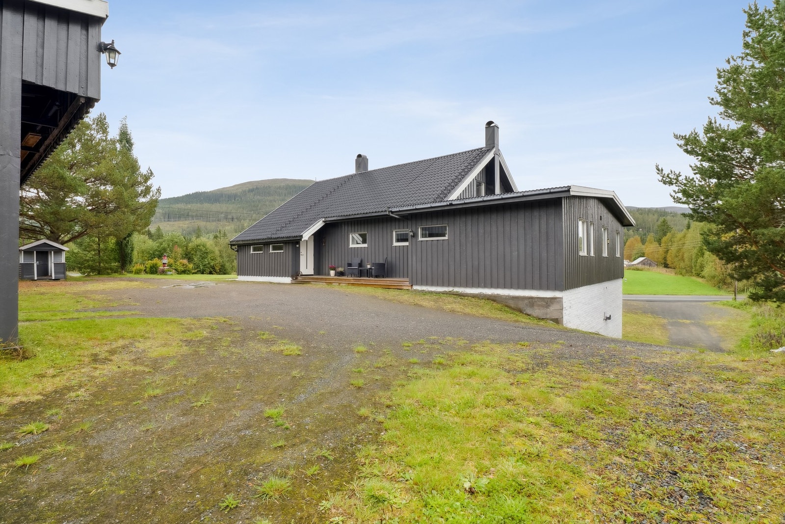 Eiendommen ligger fint til, kun ca. 6 minutter fra Tydal sentrum og kun ca. 30 minutter til Selbu sentrum. Galleribilde
