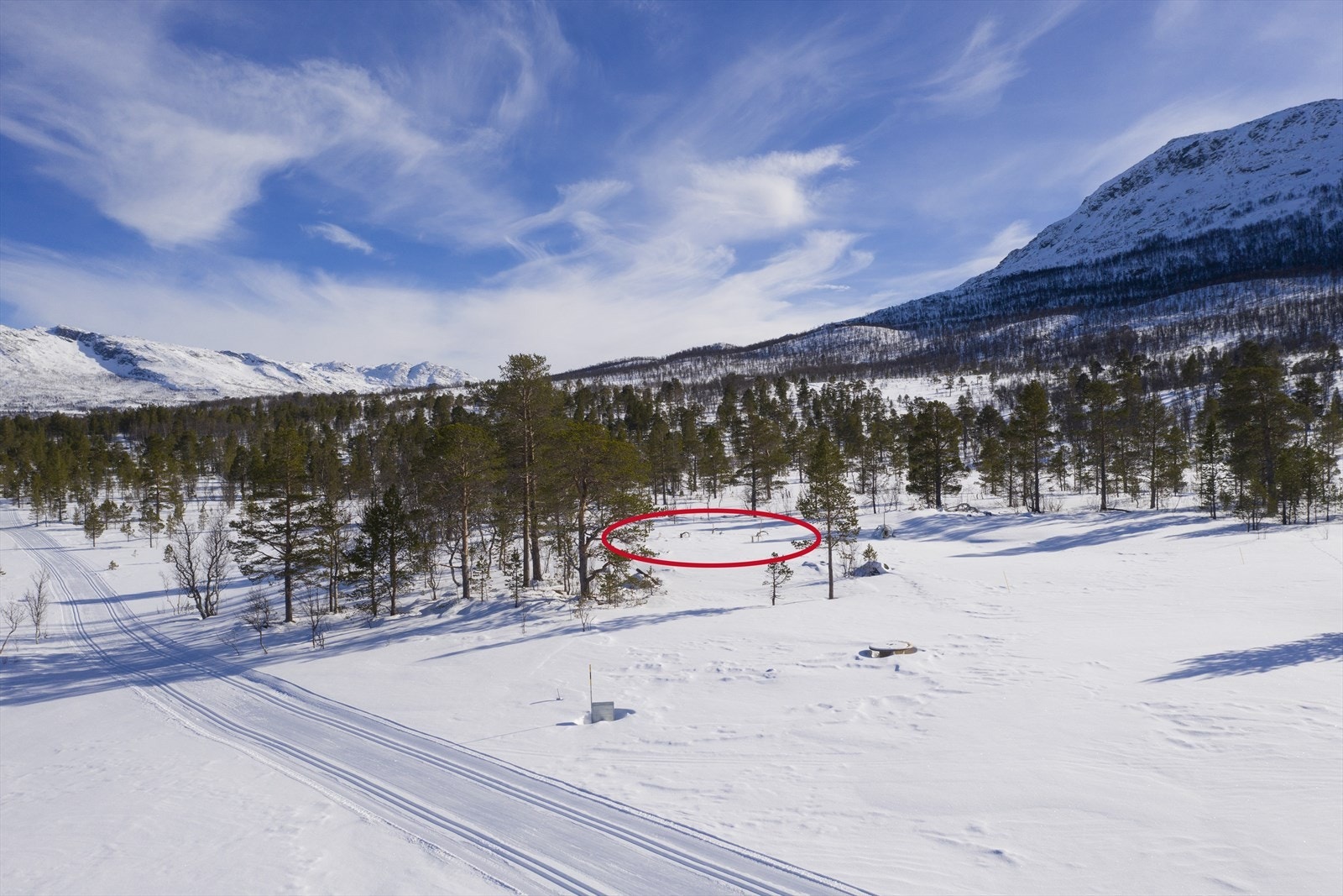Skisporet strekker seg innover mot Leverdalen og mot Nerskogen Galleribilde