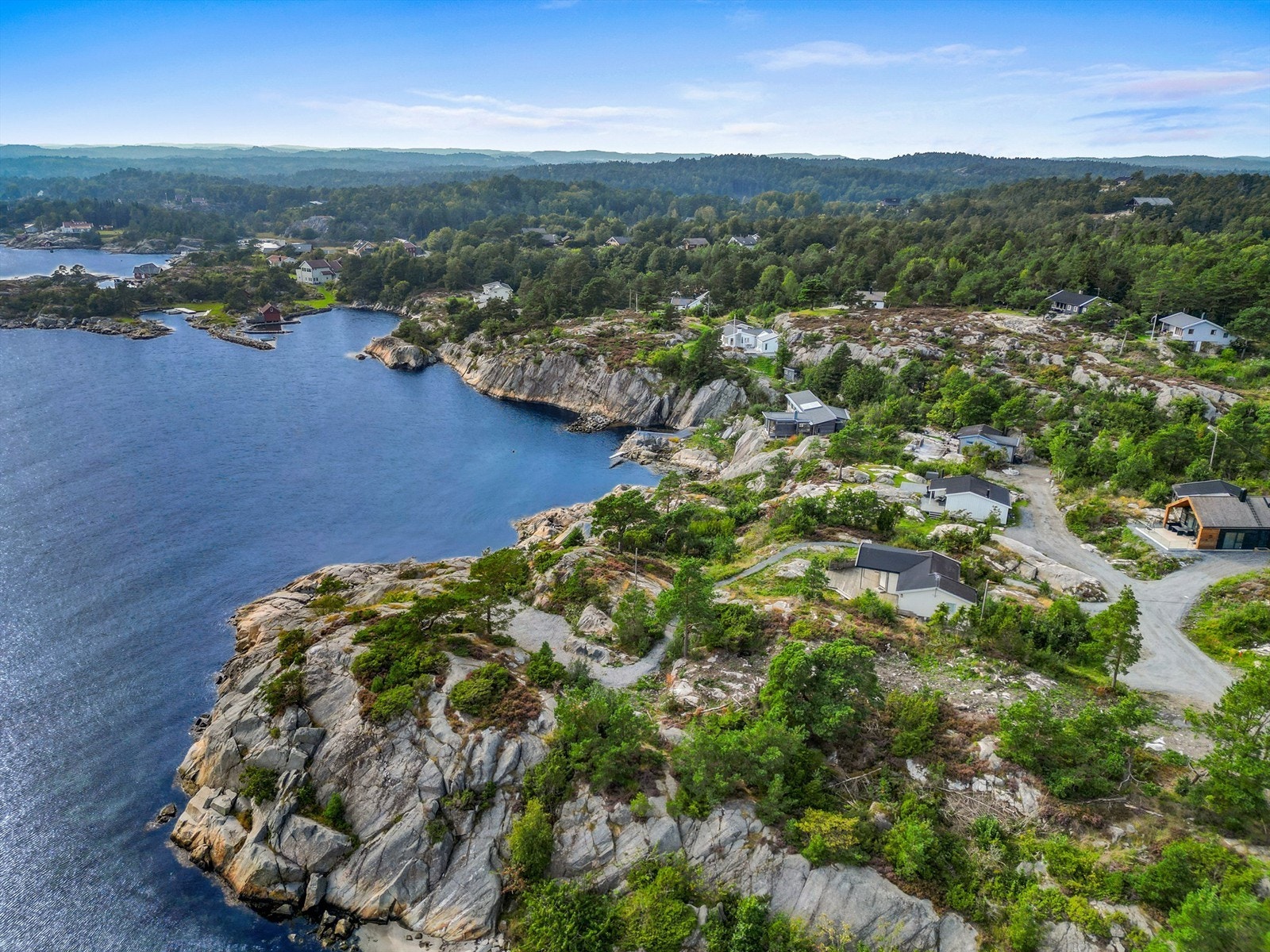 Fellesområde med tomt 16 til høyre. Galleribilde