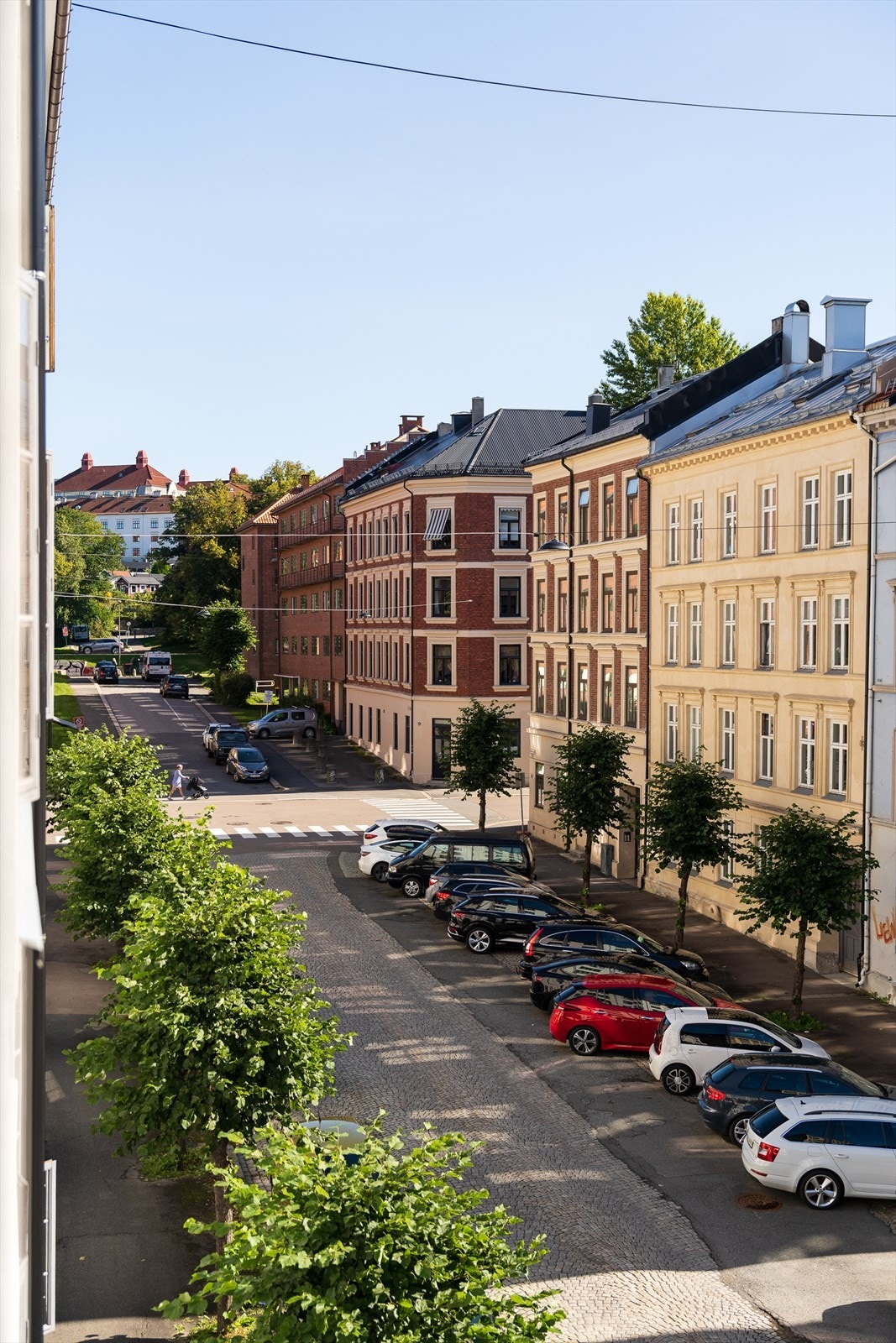 Utsyn fra vindu. Galleribilde