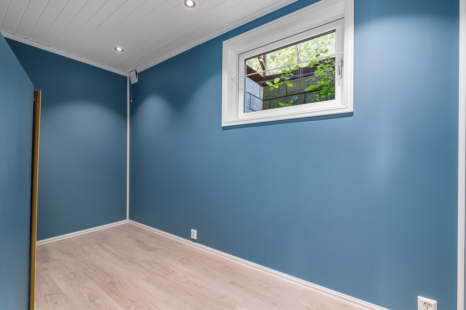 Det gjøres oppmerksom på at dette rommet er originalt et vaskerom/bod og ikke er godkjent som soverom. Galleribilde