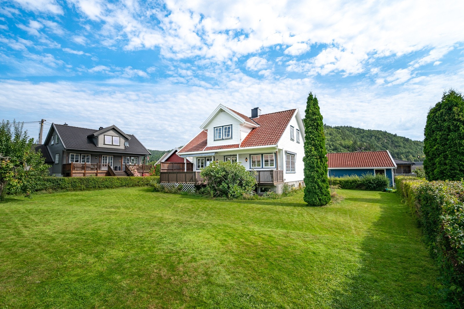 Etablert tomt på 869 m² Galleribilde
