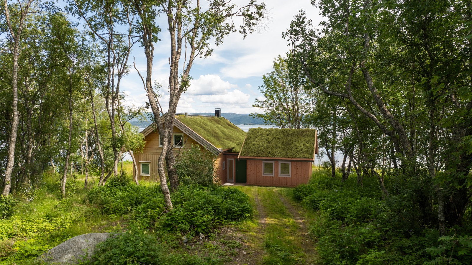 Det planlagte tilbygget, samt oppgradering av møblement og interiør, som allerede er inkludert i prisen, gir deg hele 134 m2 med plass til å nyte dette unike fristedet. Galleribilde