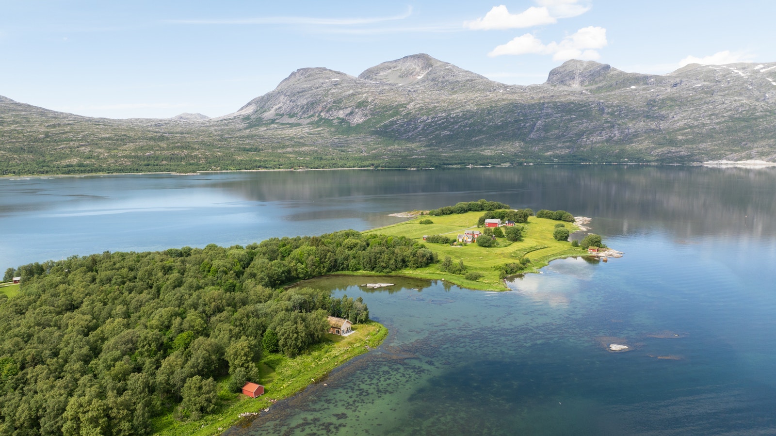 Hvem skulle tro at du bare er en kort kjøretur fra den livlige Nordlands-metropolen Bodø? Galleribilde