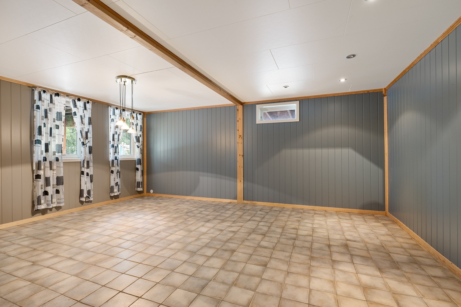 Disponibelt rom i underetasjen. Galleribilde