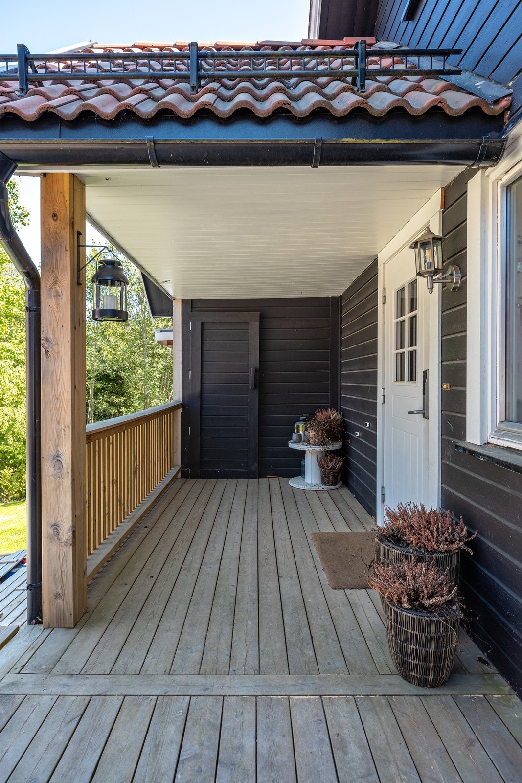 Overbygd inngangsparti. Galleribilde