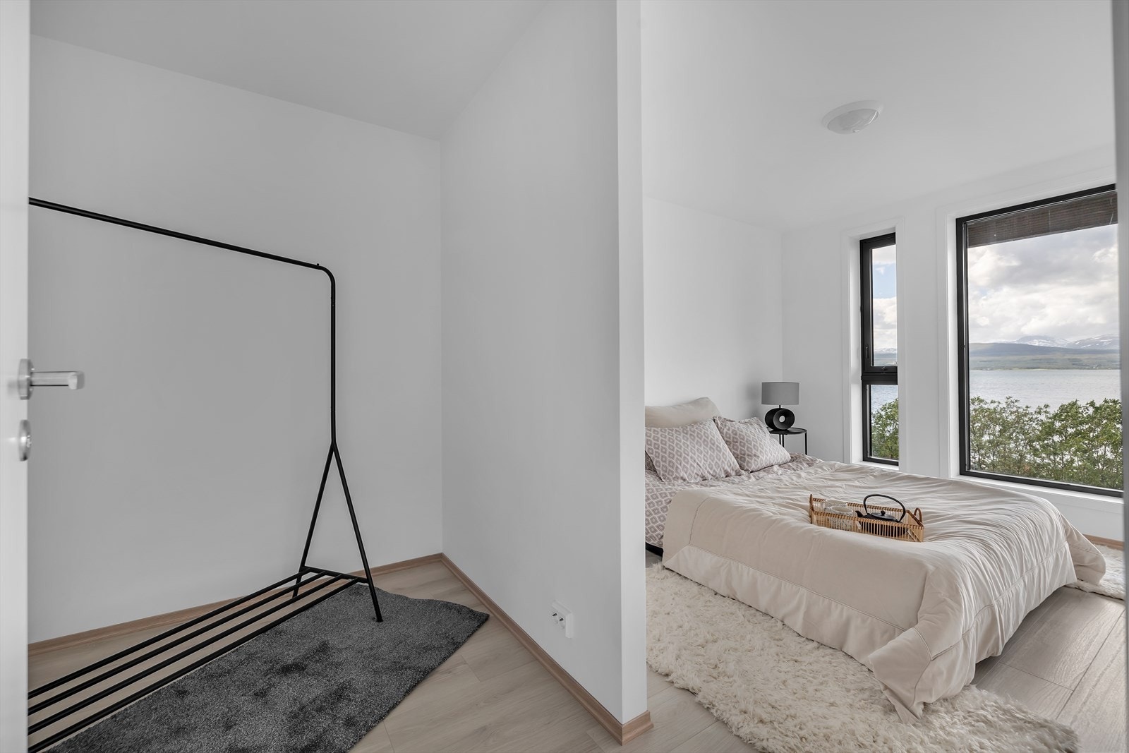 ...med mulighet for walk-in closet. Galleribilde