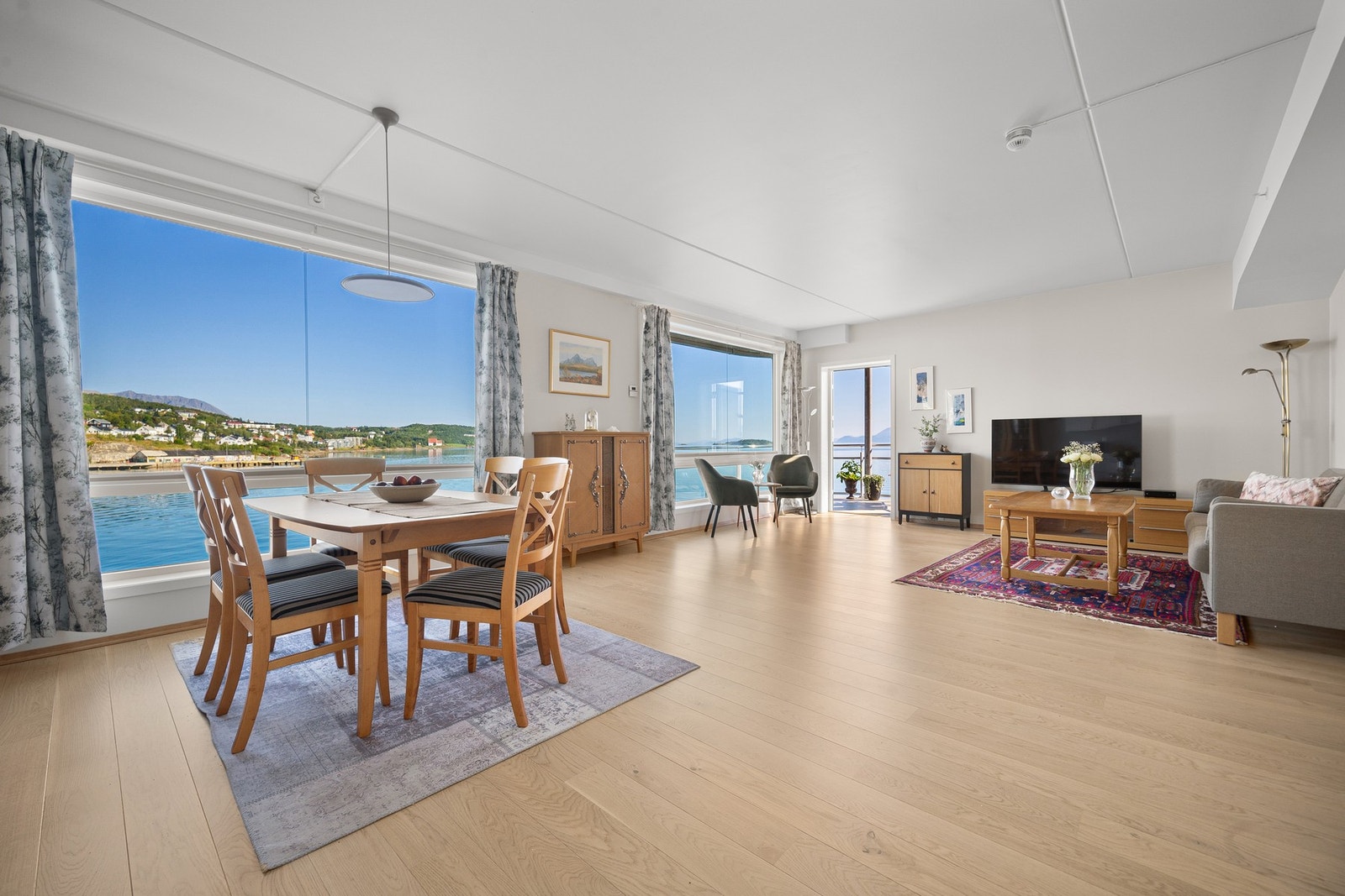 Gjennomgående god standard med blant annet parkettgulv Galleribilde