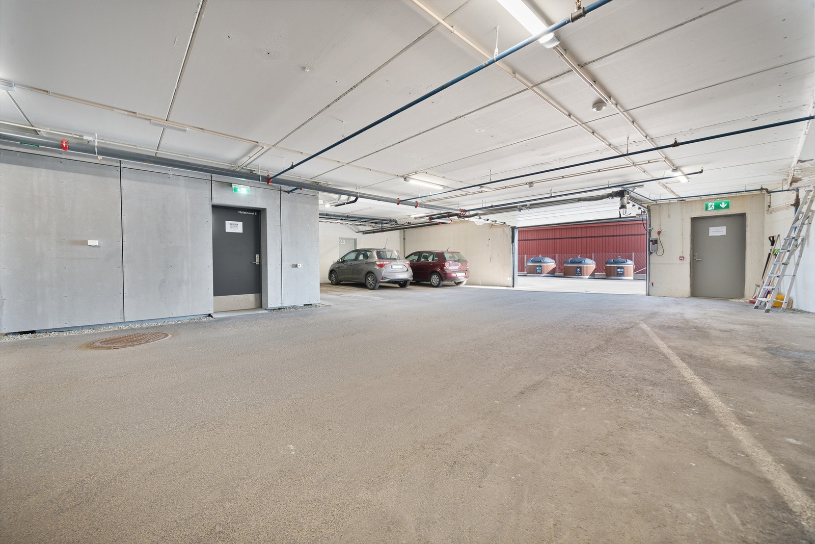 Egen parkeringsplass i felles garasjeanlegg Galleribilde