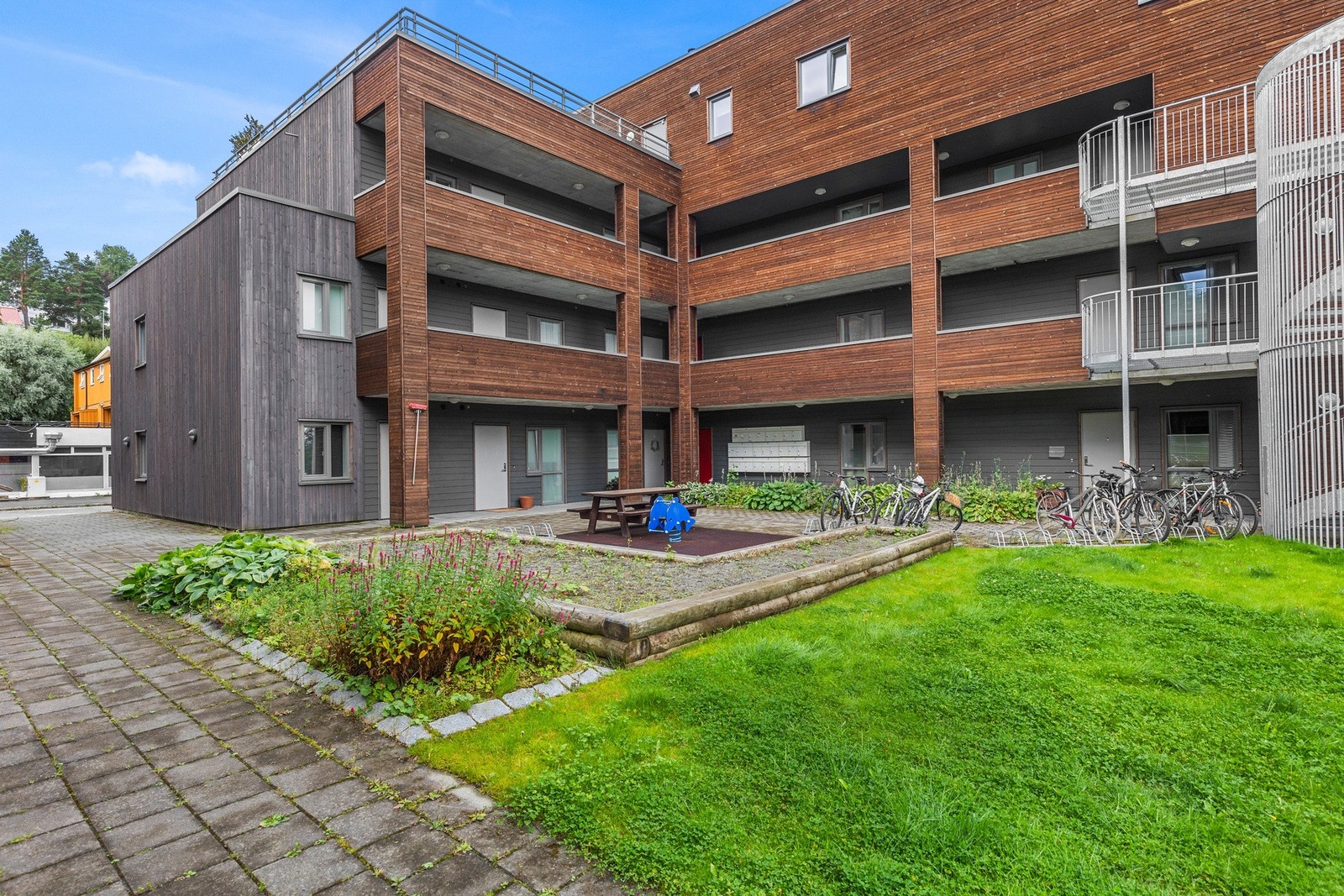 Bygget er nytt fra 2016 og har alle moderne kvaliteter som man kan forvente. Galleribilde