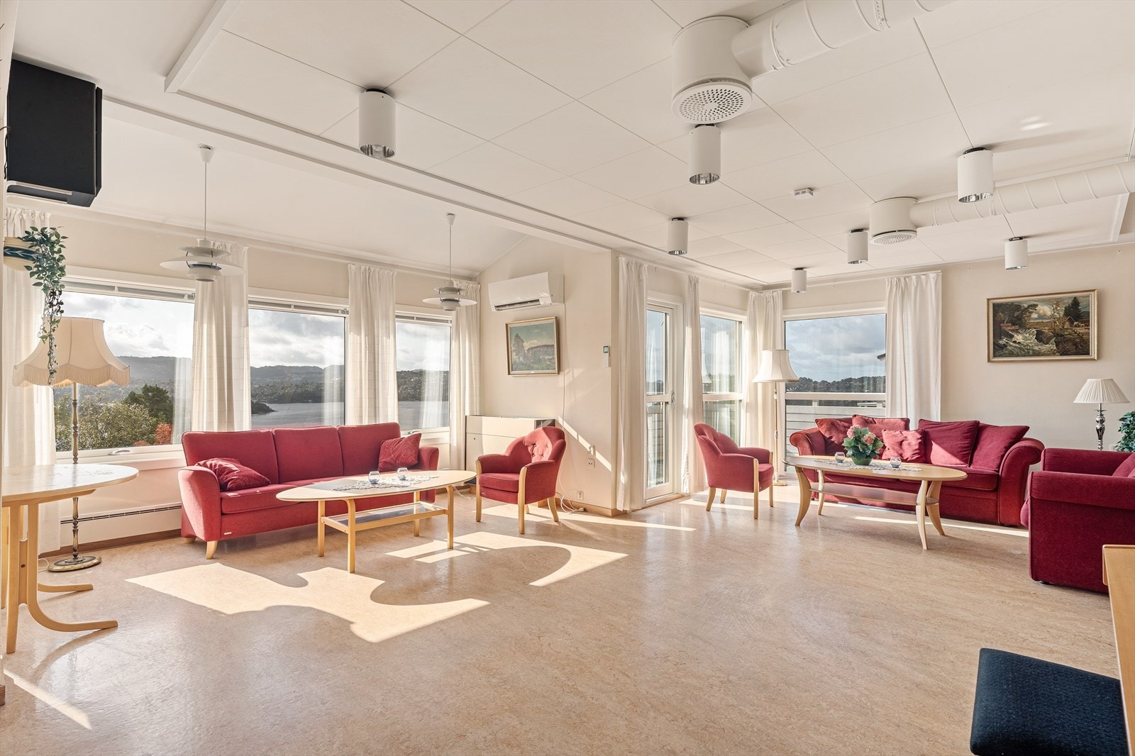 I borettslaget er det et stort og flott samlingsrom/ lokale som kan leies av beboerne. Galleribilde